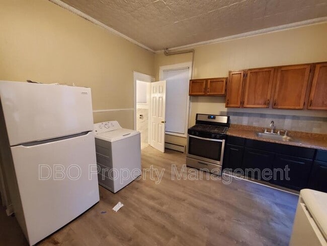 157 6th Ave in Troy, NY - Building Photo - Building Photo