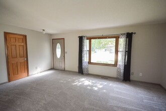 509 Meadowlark Ct NW in Byron, MN - Building Photo - Building Photo