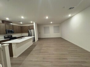 2485 Rofrano Pl in Henderson, NV - Foto de edificio - Building Photo