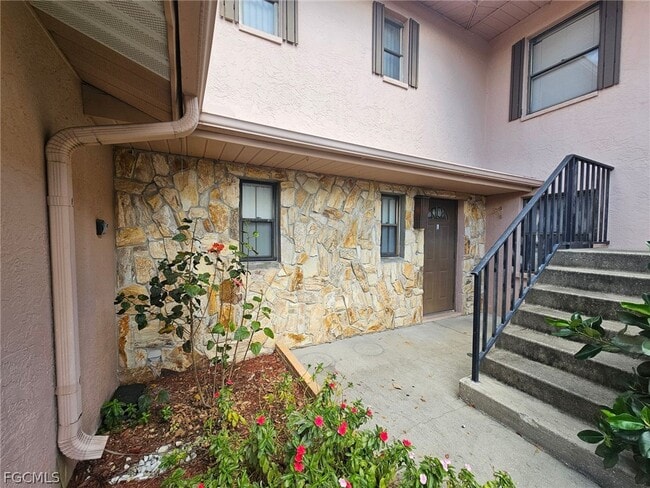 property at 1221 SE 46th Ln