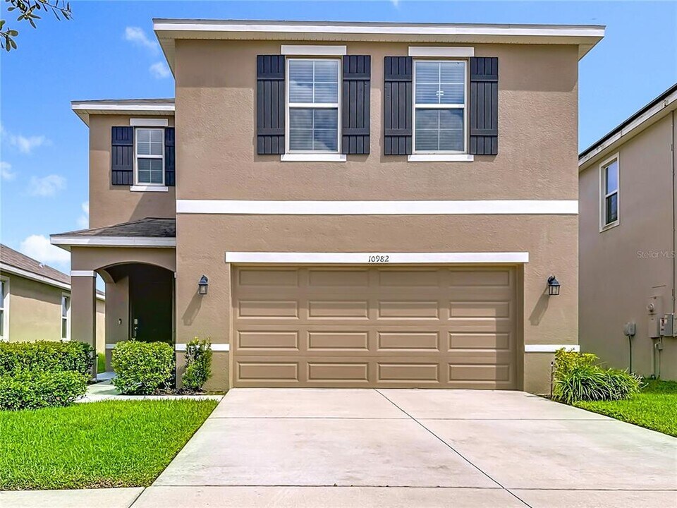 10982 Penny Gale Loop in San Antonio, FL - Building Photo