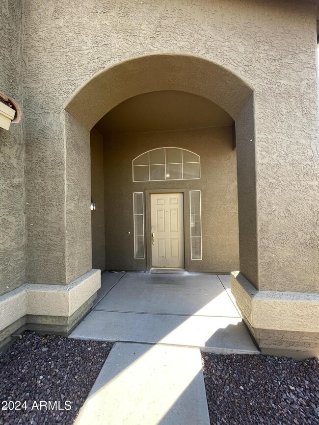 15071 W Heritage Oak Way in Surprise, AZ - Foto de edificio - Building Photo