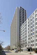 Belmont Tower Apartments in Chicago, IL - Building Photo - Building Photo