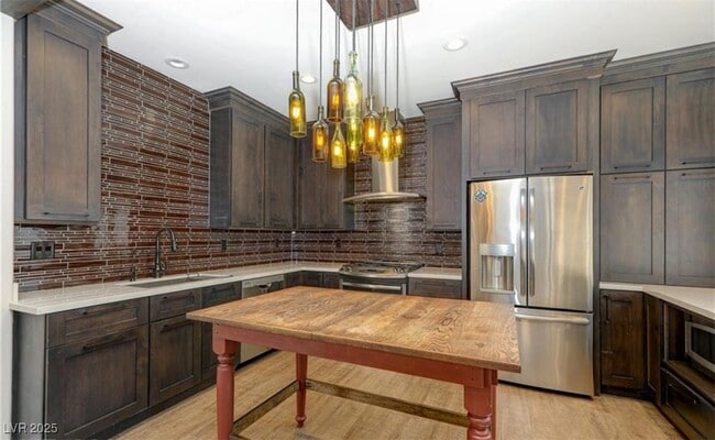 135 Pebble Ridge Rd in Henderson, NV - Building Photo - Building Photo