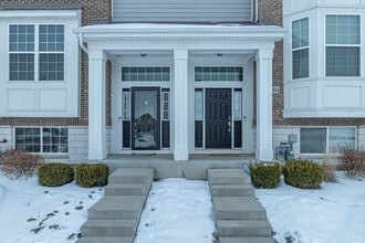 The Square at Goodings Grove in Homer Glen, IL - Building Photo - Building Photo