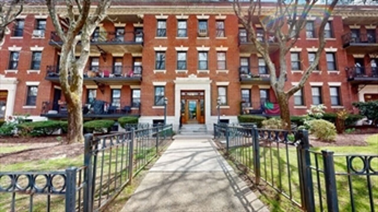 1758 Commonwealth Ave in Boston, MA - Building Photo
