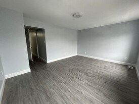 915 Washington Ave in Philadelphia, PA - Building Photo