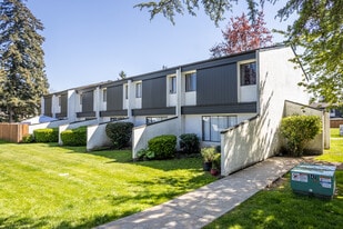 Riverside Gardens in Langley, BC - Building Photo