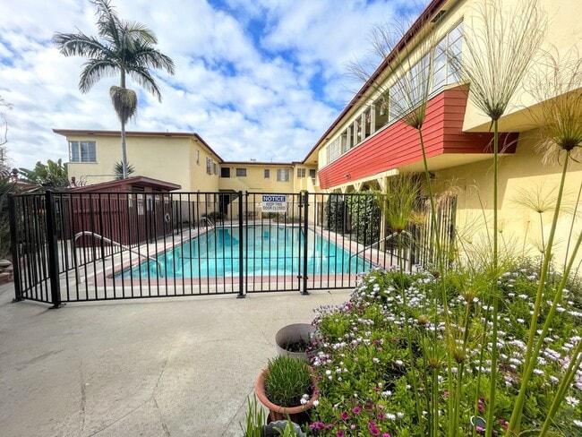 3006 Stocker Pl in Los Angeles, CA - Foto de edificio - Building Photo