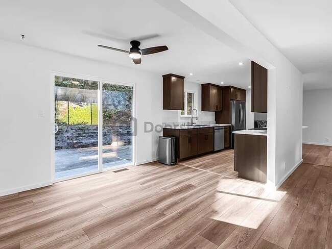 3533 NE 17th Pl in Renton, WA - Foto de edificio - Building Photo