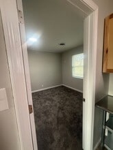 715 Demaret Dr in Columbia, MO - Building Photo - Building Photo