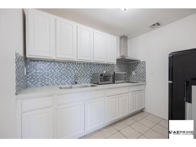 property at 1510 W Garfield St