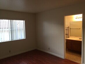 4506 W 172nd St, Unit B in Lawndale, CA - Building Photo - Building Photo