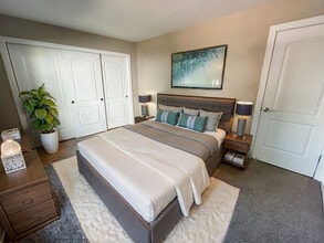 Montecito Villas in Sacramento, CA - Building Photo - Building Photo