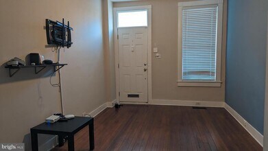 124 W Hamburg St in Baltimore, MD - Foto de edificio - Building Photo