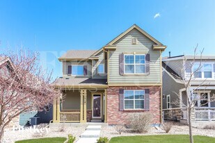 1318 S Duquesne Ct in Aurora, CO - Building Photo