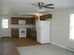 8 Central Park Ave, Unit 1 in Old Orchard Beach, ME - Foto de edificio - Building Photo