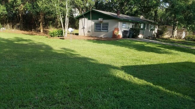 201 N Lipona Rd in Tallahassee, FL - Building Photo - Building Photo