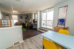 165 Kendall Ave, Unit 2 in Pittsburgh, PA - Building Photo