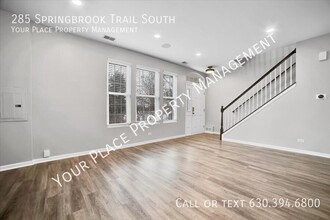 285 Springbrook Trail S in Oswego, IL - Building Photo - Building Photo