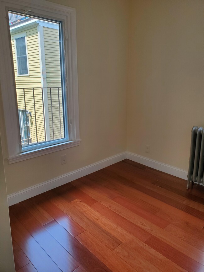 91 Hancock St, Unit 9 in Cambridge, MA - Foto de edificio - Building Photo