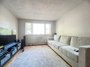 11 Cogswell Ave, Unit 11 in Cambridge, MA - Foto de edificio - Building Photo