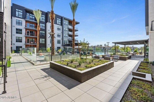 property at 7111 E Tierra Buena Ln