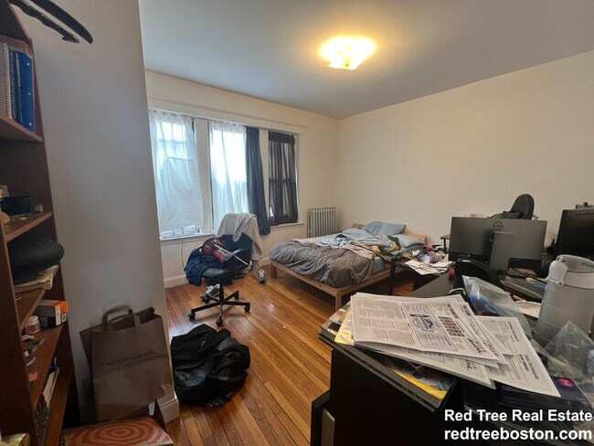 37 Egremont Rd, Unit 6 in Boston, MA - Foto de edificio - Building Photo