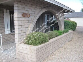 1028 E Paradise Ln in Phoenix, AZ - Building Photo - Building Photo