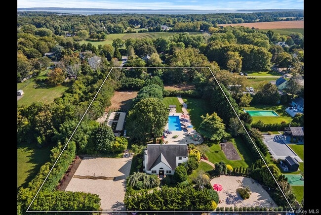 525 S Harbor Rd in Southold, NY - Building Photo - Building Photo