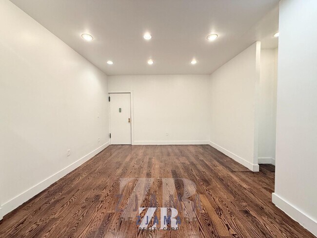 410 Eastern Pkwy in Brooklyn, NY - Building Photo - Building Photo