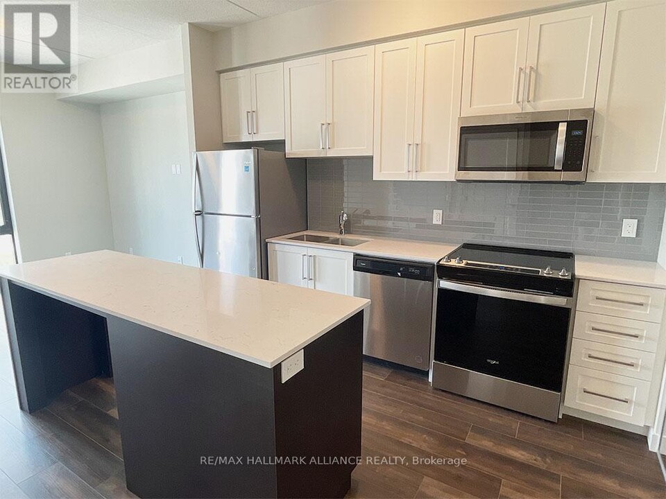 15-1315 Queen St S in Hamilton, ON - Building Photo