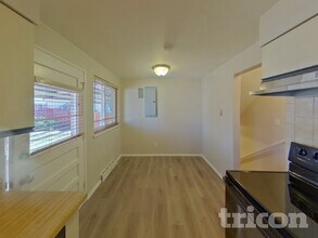 2011 N Circle Dr, Unit 522 in Colorado Springs, CO - Foto de edificio - Building Photo