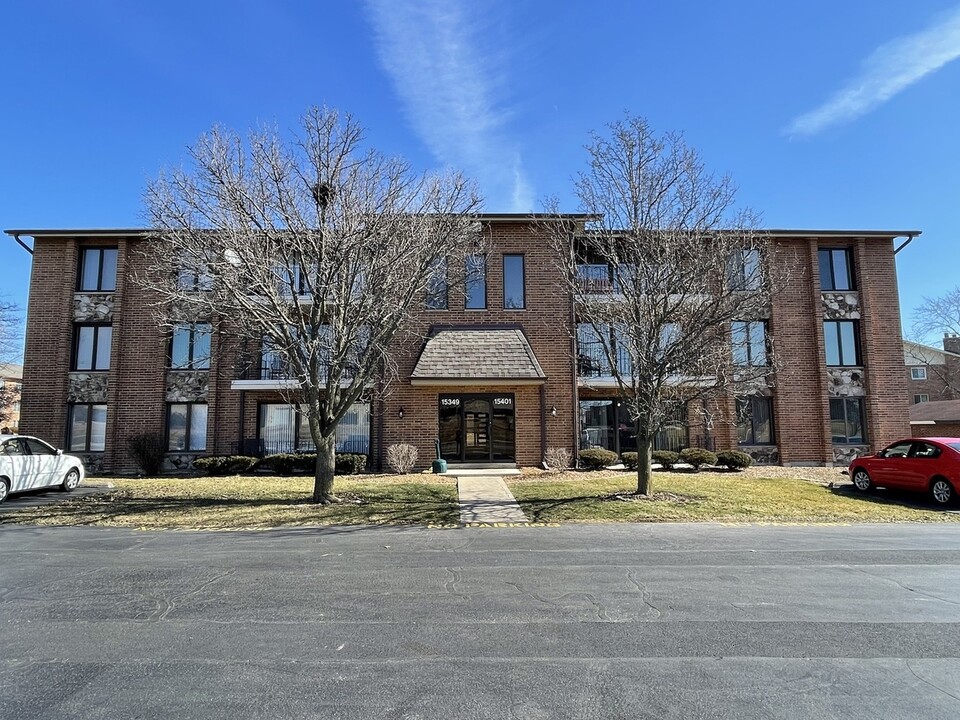 15349 West Ave, Unit 3NW in Orland Park, IL - Building Photo