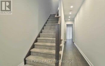 32 Rapids Ln in Hamilton, ON - Building Photo - Building Photo