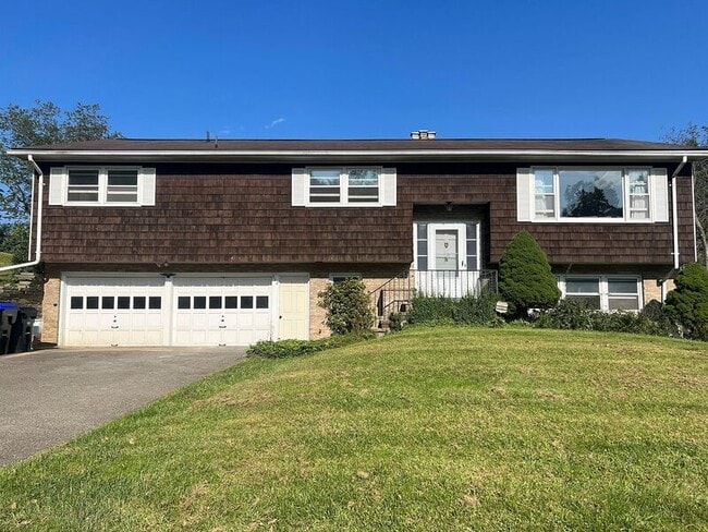 512 Old Lane Rd in Vestal, NY - Building Photo - Building Photo