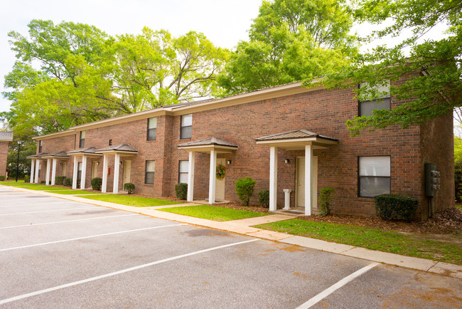 Greenbriar Townhomes in Theodore, AL - Foto de edificio - Building Photo