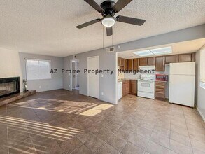 15601 N 27th St in Phoenix, AZ - Building Photo - Building Photo