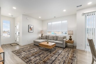 5795 Champlain Dr in Timnath, CO - Building Photo - Building Photo