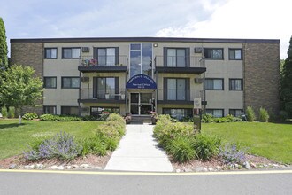 ReNew Meadow Lake in New Hope, MN - Foto de edificio - Other