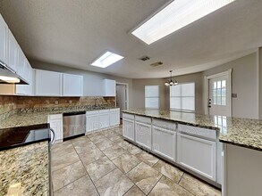 18542 Brigantine Creek in San Antonio, TX - Building Photo - Building Photo