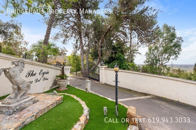 7722 Rancho Santa Fe View Ct in Rancho Santa Fe, CA - Building Photo - Building Photo