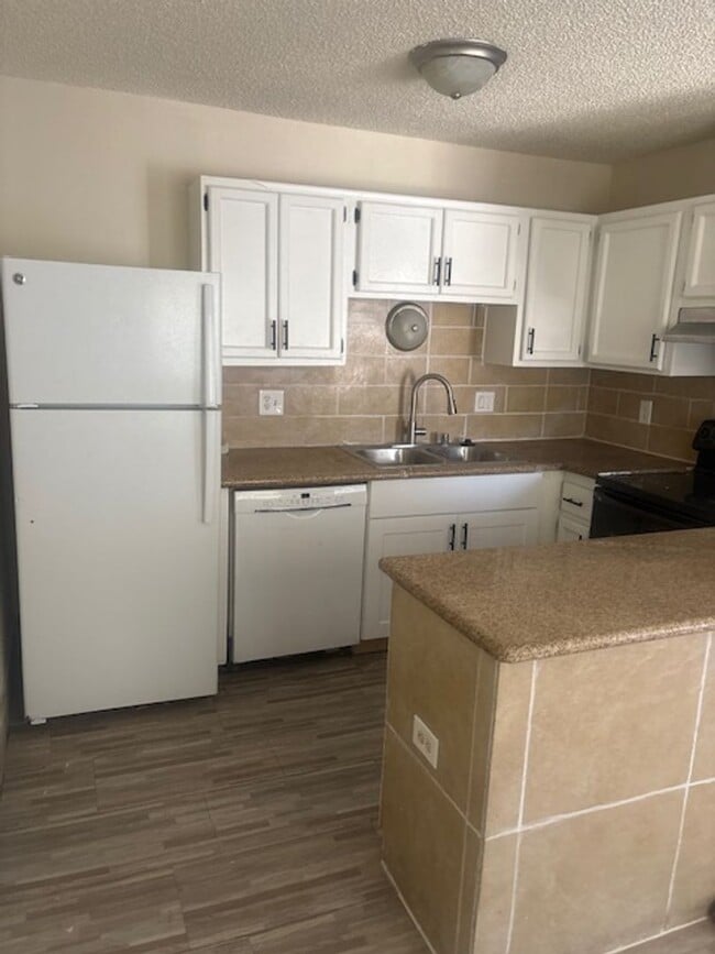 4223 Zavala St in Las Vegas, NV - Building Photo - Building Photo