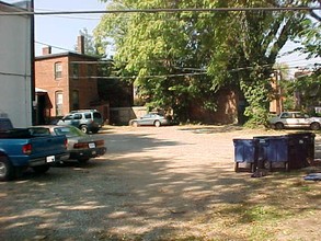 Fan Apartment Complex in Richmond, VA - Foto de edificio - Building Photo