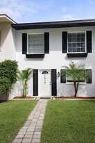 11717 Wesson Cir E in Tampa, FL - Building Photo