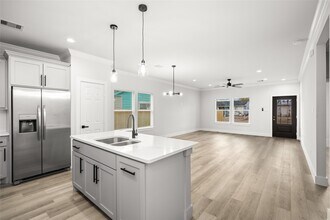 8056 Meadowbrook Dr in Houston, TX - Building Photo - Building Photo