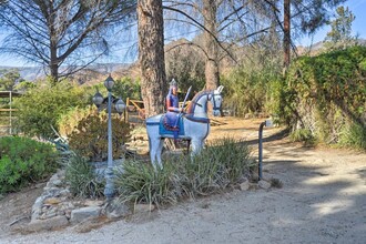 1450 McAndrew Rd in Ojai, CA - Building Photo - Building Photo