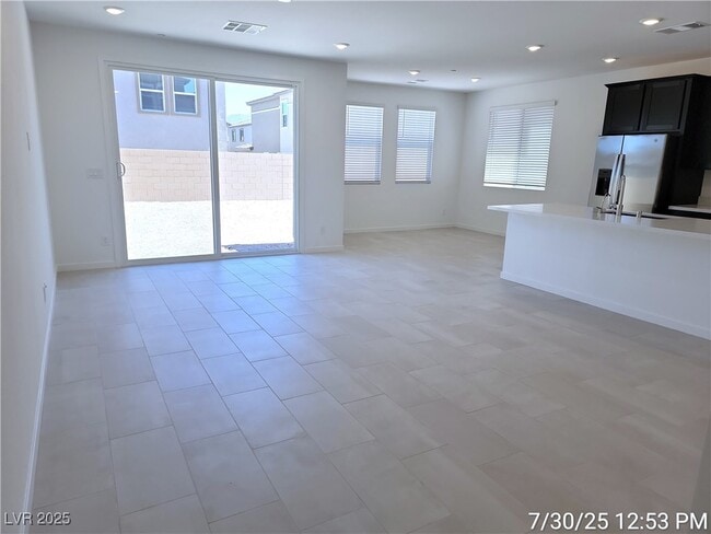 2612 Tranquil Dawn St in Henderson, NV - Foto de edificio - Building Photo