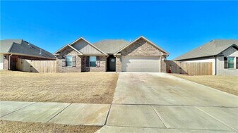 1754 Charismatic Dr in Prairie Grove, AR - Building Photo