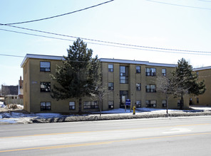 Winston Park Apartments in Toronto, ON - Building Photo - Building Photo